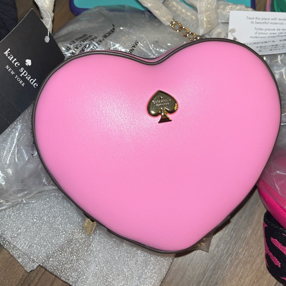 Kate Spade Pink Heart Clutch - Perfect for Valentine’s Day! NWT - Picture 3 of 3